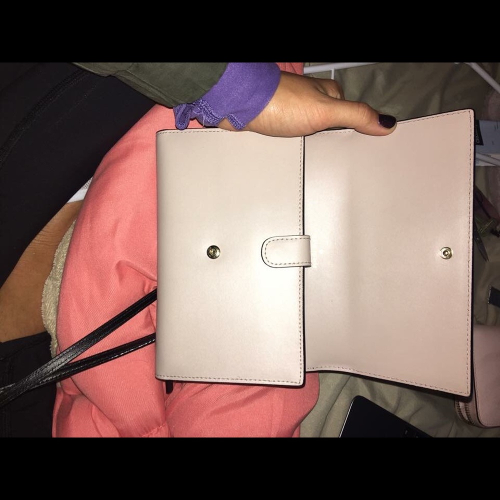 Kate Spade - Picture 2 of 4